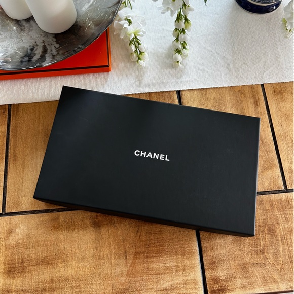 Chanel Pouch Box - Picture 1 of 6